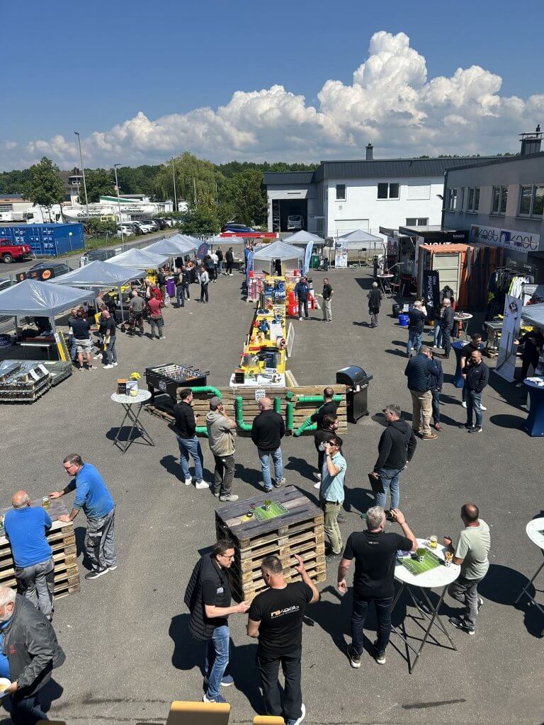 Hausmesse bei Kast Baubedarf Wimmelbild